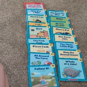 Scholastic Blue and Yellow Early Reader Paperback Set